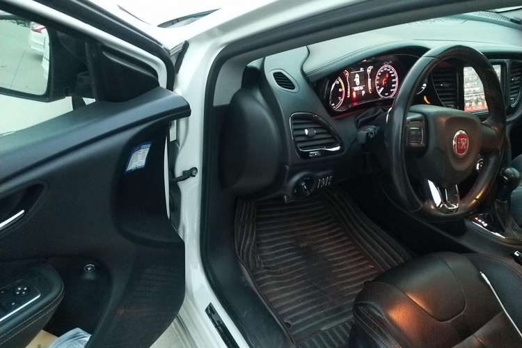 Used Fiat Ottimo 2014 1.4T Automatic Sport Edition Driver Seat