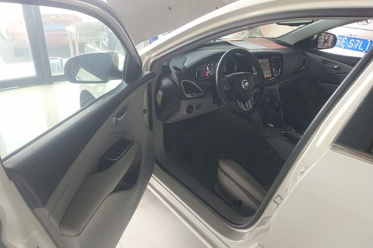 Used Fiat Ottimo 2014 1.4T Automatic Luxury Edition Driver Seat