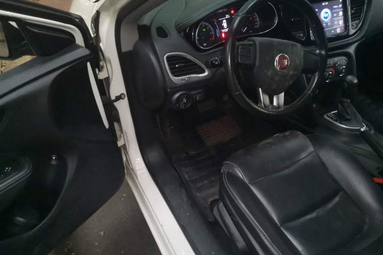 Used Fiat Ottimo 2014 1.4T Automatic Comfort Edition Driver Seat