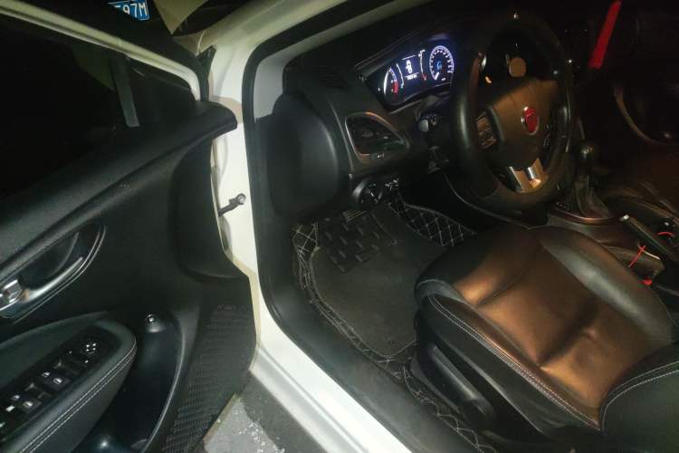 Used Fiat Ottimo 2014 1.4T Automatic Comfort Edition Driver Seat
