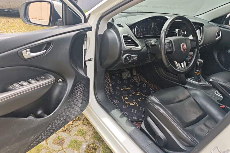 Used Fiat Ottimo 2014 1.4T Automatic Comfort Edition Driver Seat