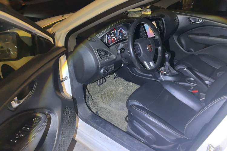 Used Fiat Ottimo 2014 1.4T Automatic Comfort Edition Driver Seat