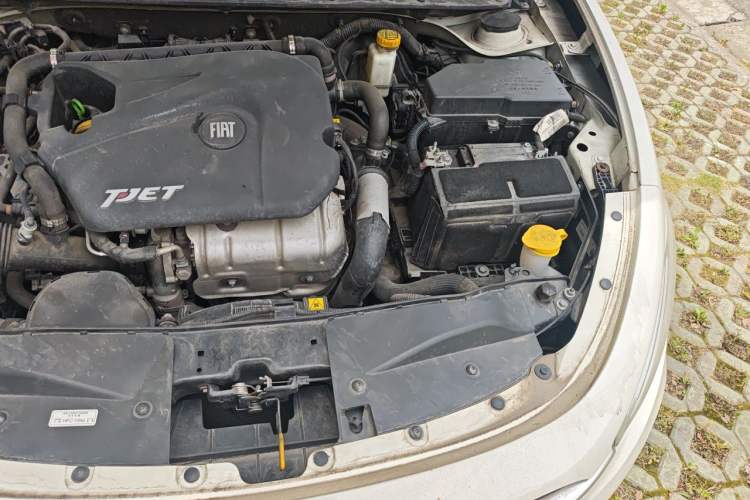Used Fiat Ottimo 2014 1.4T Automatic Comfort Edition Engine Bay Left