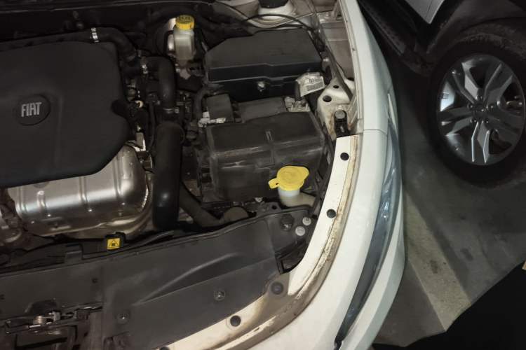 Used Fiat Ottimo 2014 1.4T Manual Comfort Edition Engine Bay Left