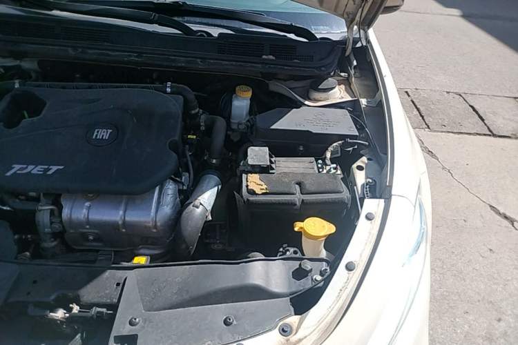 Used Fiat Ottimo 2014 1.4T Automatic Sport Edition Engine Bay Left
