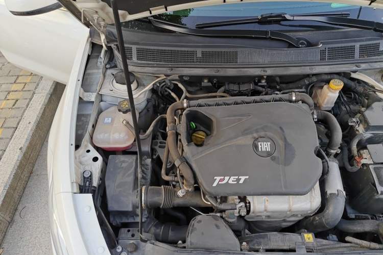 Used Fiat Ottimo 2014 1.4T Automatic Comfort Edition Engine Bay Right