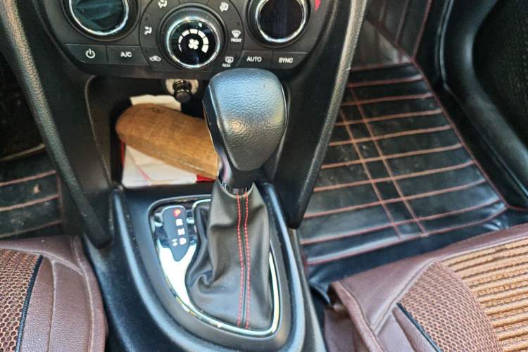 Used Fiat Ottimo 2014 1.4T Automatic Luxury Sport Edition Gear Lever