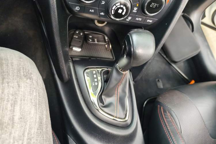 Used Fiat Ottimo 2014 1.4T Automatic Sport Edition Gear Lever
