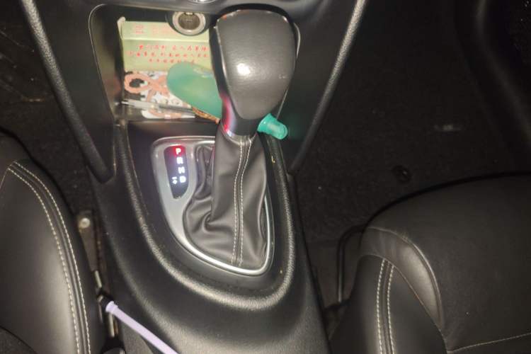 Used Fiat Ottimo 2014 1.4T Automatic Comfort Edition Gear Lever