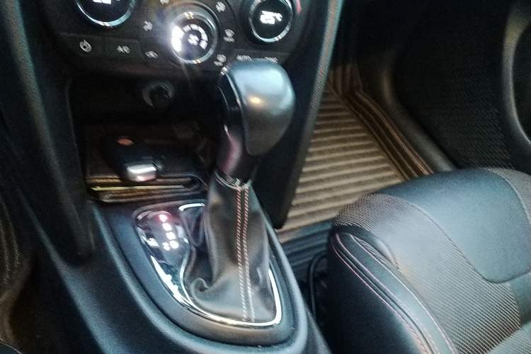 Used Fiat Ottimo 2014 1.4T Automatic Sport Edition Gear Lever