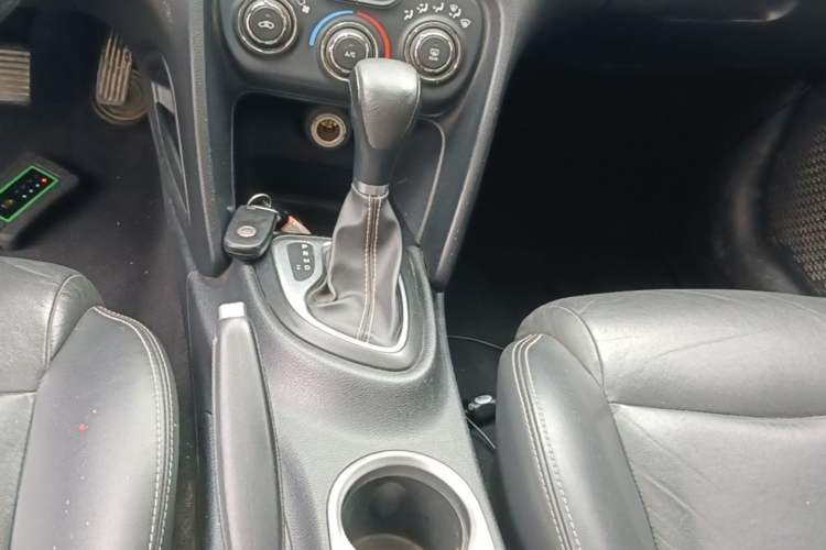 Used Fiat Ottimo 2014 1.4T Automatic Comfort Edition Gear Lever