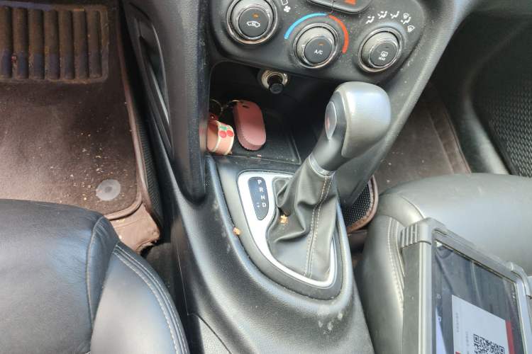 Used Fiat Ottimo 2014 1.4T Automatic Comfort Edition Gear Lever