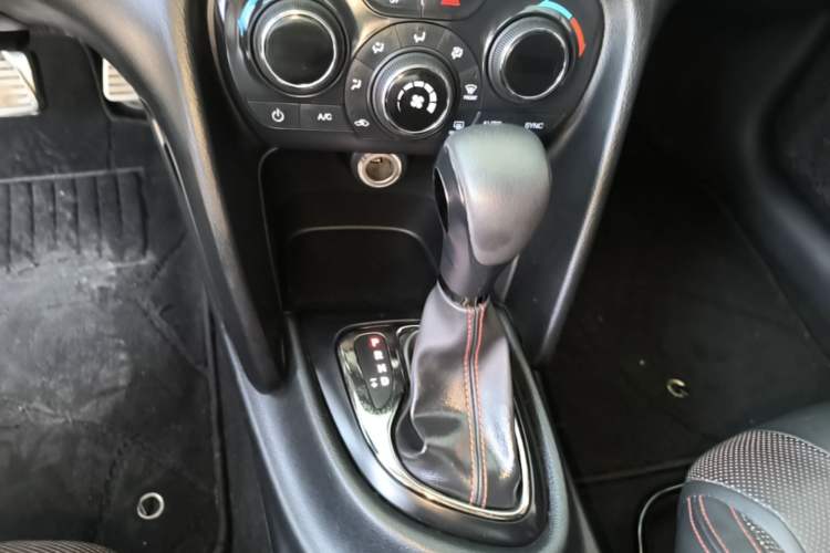 Used Fiat Ottimo 2014 1.4T Automatic Sport Edition Gear Lever