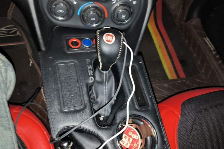 Used Fiat Ottimo 2014 1.4T Automatic Luxury Edition Gear Lever