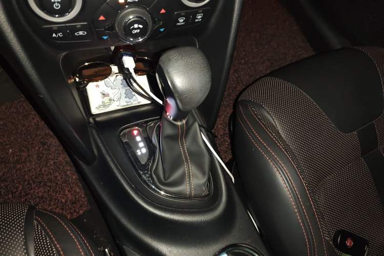 Used Fiat Ottimo 2014 1.4T Automatic Luxury Sport Edition Gear Lever