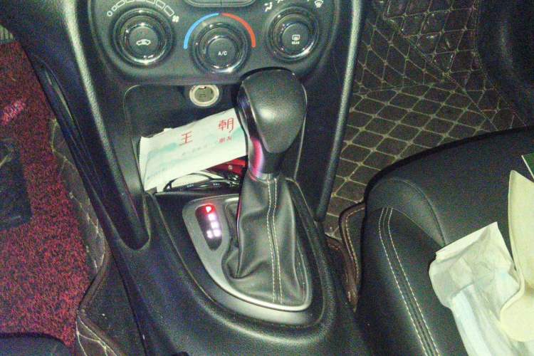 Used Fiat Ottimo 2014 1.4T Automatic Comfort Edition Gear Lever