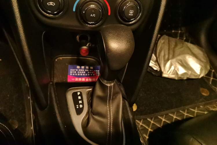 Used Fiat Ottimo 2014 1.4T Automatic Comfort Edition Gear Lever