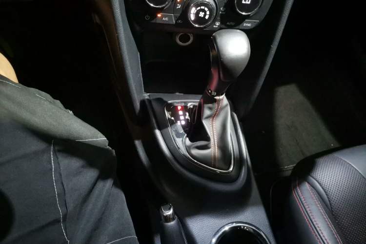 Used Fiat Ottimo 2014 1.4T Automatic Sport Edition Gear Lever