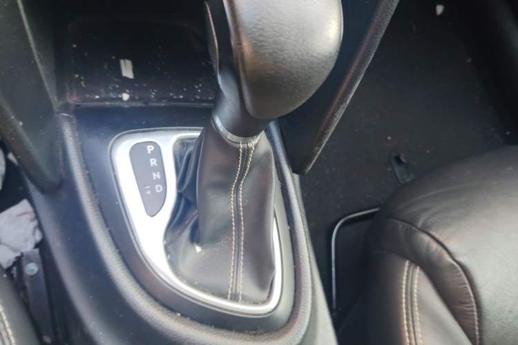 Used Fiat Ottimo 2014 1.4T Automatic Comfort Edition Gear Lever