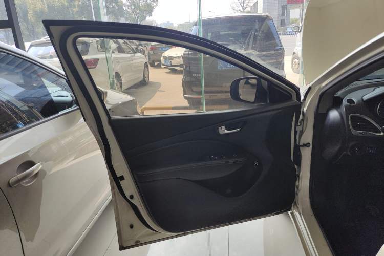 Used Fiat Ottimo 2014 1.4T Automatic Comfort Edition Left Front Door Interior