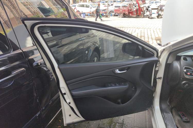 Used Fiat Ottimo 2014 1.4T Automatic Comfort Edition Left Front Door Interior