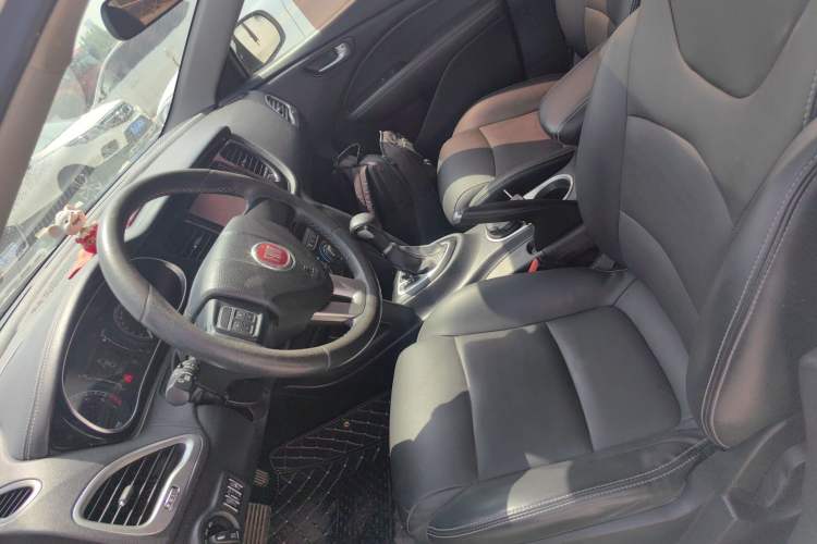 Used Fiat Ottimo 2014 1.4T Automatic Comfort Edition Left Front Seat