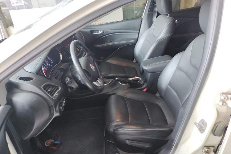 Used Fiat Ottimo 2014 1.4T Automatic Comfort Edition Left Front Seat