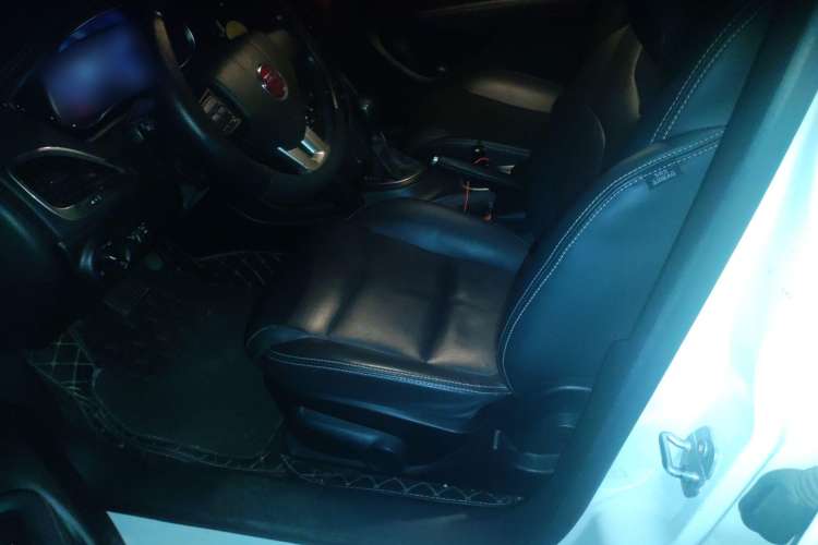 Used Fiat Ottimo 2014 1.4T Automatic Comfort Edition Left Front Seat