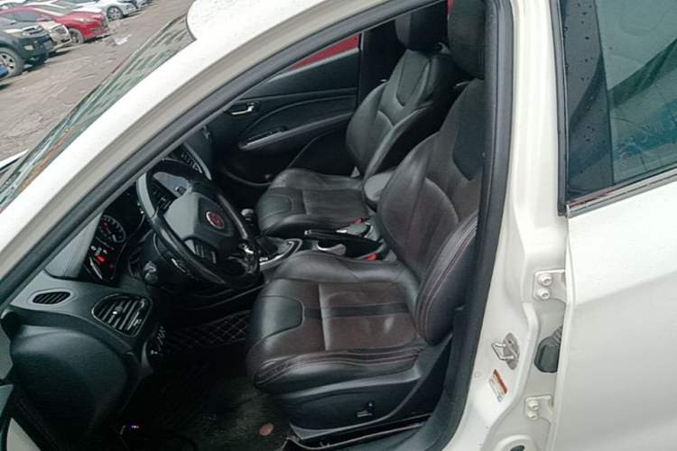 Used Fiat Ottimo 2014 1.4T Automatic Sport Edition Left Front Seat