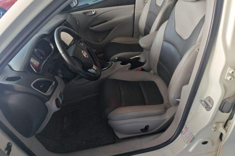Used Fiat Ottimo 2014 1.4T Automatic Luxury Edition Left Front Seat