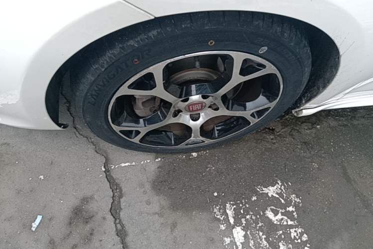 Used Fiat Ottimo 2014 1.4T Automatic Sport Edition Left Front Wheel Hub