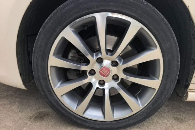 Used Fiat Ottimo 2014 1.4T Automatic Sport Edition Left Front Wheel Hub