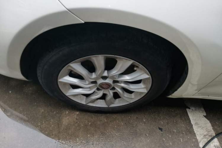 Used Fiat Ottimo 2014 1.4T Automatic Fashion Edition Left Front Wheel Hub