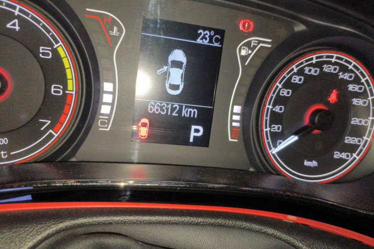Used Fiat Ottimo 2014 1.4T Automatic Sport Edition Odometer Close Up