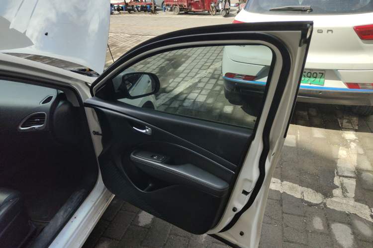 Used Fiat Ottimo 2014 1.4T Automatic Comfort Edition Right Front Door Interior