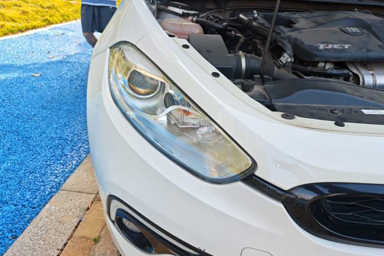 Used Fiat Ottimo 2014 1.4T Automatic Luxury Sport Edition Right Front Headlight