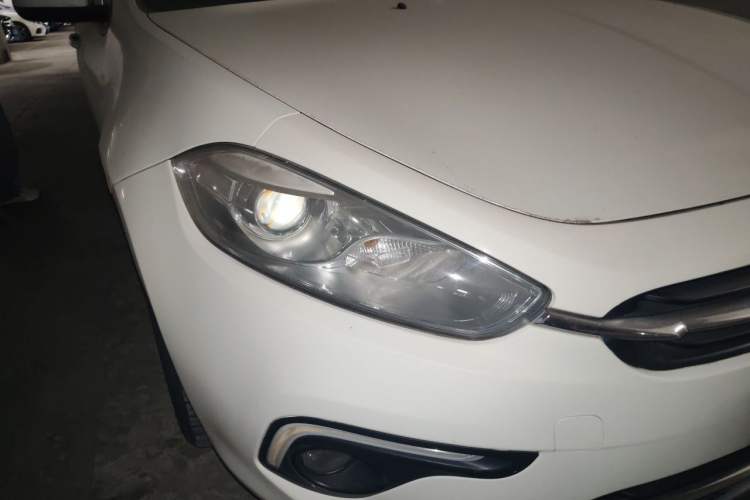 Used Fiat Ottimo 2014 1.4T Automatic Fashion Edition Right Front Headlight
