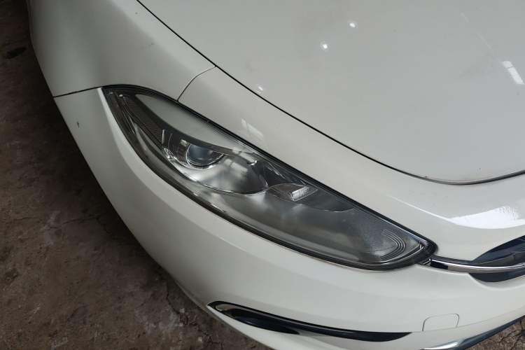Used Fiat Ottimo 2014 1.4T Automatic Comfort Edition Right Front Headlight