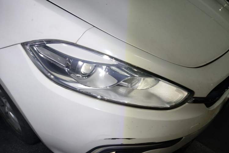 Used Fiat Ottimo 2014 1.4T Automatic Comfort Edition Right Front Headlight