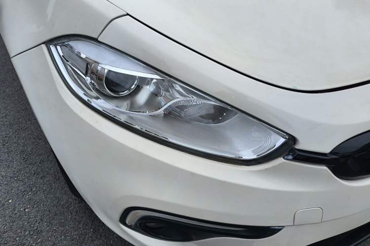 Used Fiat Ottimo 2014 1.4T Automatic Sport Edition Right Front Headlight