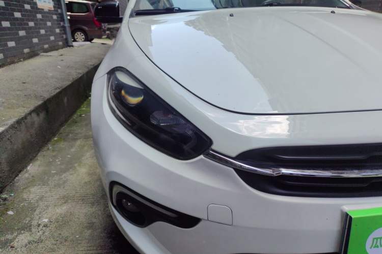 Used Fiat Ottimo 2014 1.4T Manual Comfort Edition Right Front Headlight