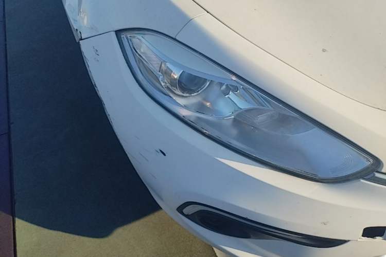 Used Fiat Ottimo 2014 1.4T Manual Fashion Edition Right Front Headlight
