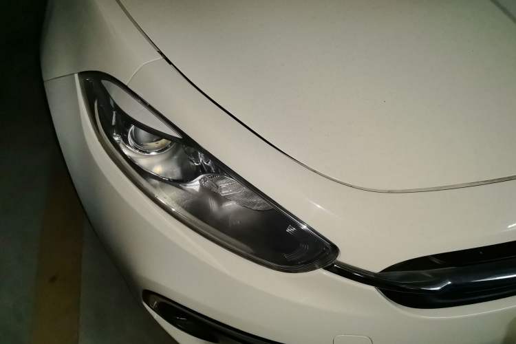 Used Fiat Ottimo 2014 1.4T Automatic Comfort Edition Right Front Headlight