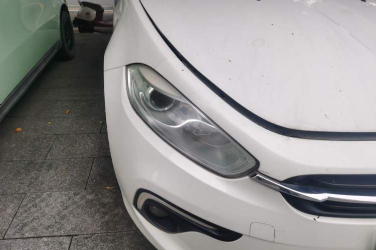 Used Fiat Ottimo 2014 1.4T Automatic Comfort Edition Right Front Headlight