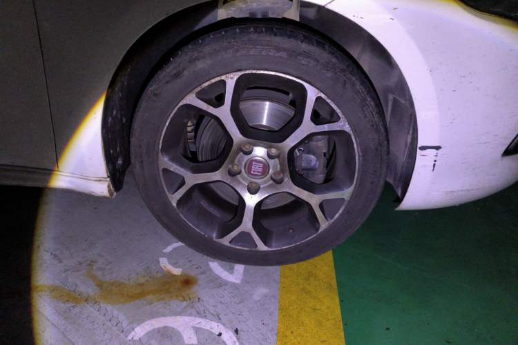 Used Fiat Ottimo 2014 1.4T Automatic Sport Edition Right Front Wheel Hub
