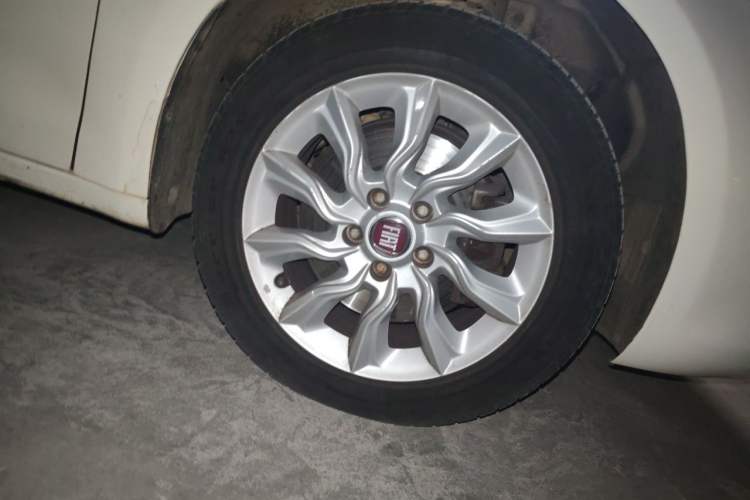 Used Fiat Ottimo 2014 1.4T Automatic Fashion Edition Right Front Wheel Hub