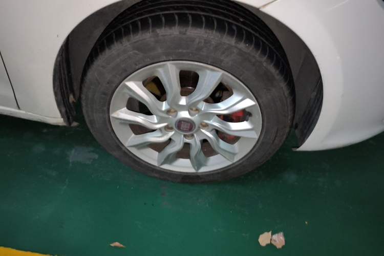 Used Fiat Ottimo 2014 1.4T Automatic Luxury Edition Right Front Wheel Hub