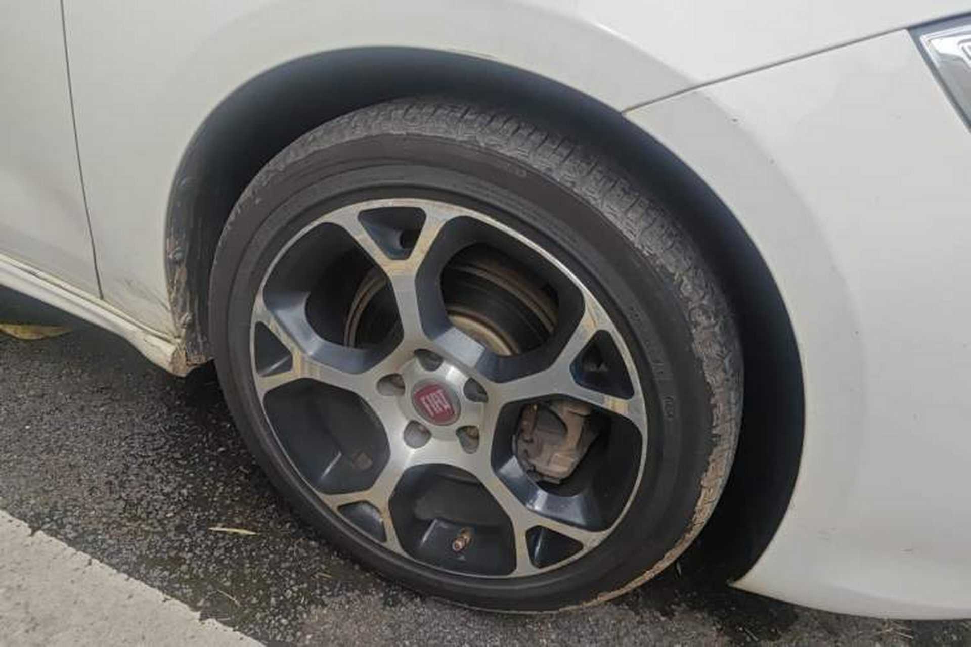 Used Fiat Ottimo 2014 1.4T Automatic Sport Edition Right Front Wheel Hub