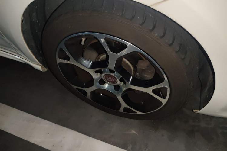 Used Fiat Ottimo 2014 1.4T Automatic Luxury Sport Edition Right Front Wheel Hub