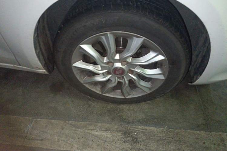 Used Fiat Ottimo 2014 1.4T Automatic Fashion Edition Right Front Wheel Hub